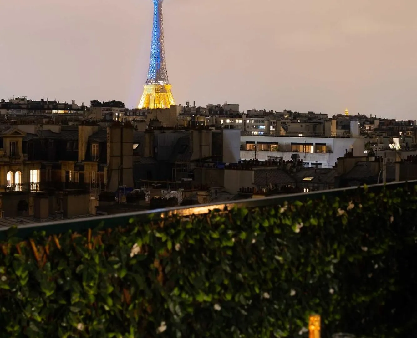 アパート パリCharming Duplex - 1Br-4P - Eiffel Tower Viewアパートメント フランス